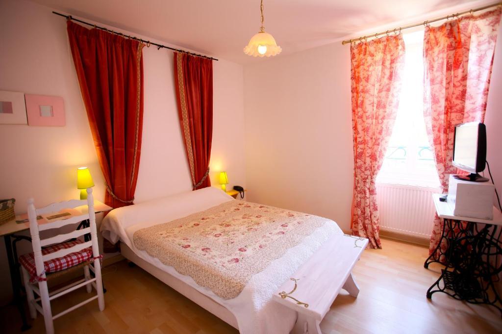 Logis Auberge La Cremaillere Villandraut Camera foto